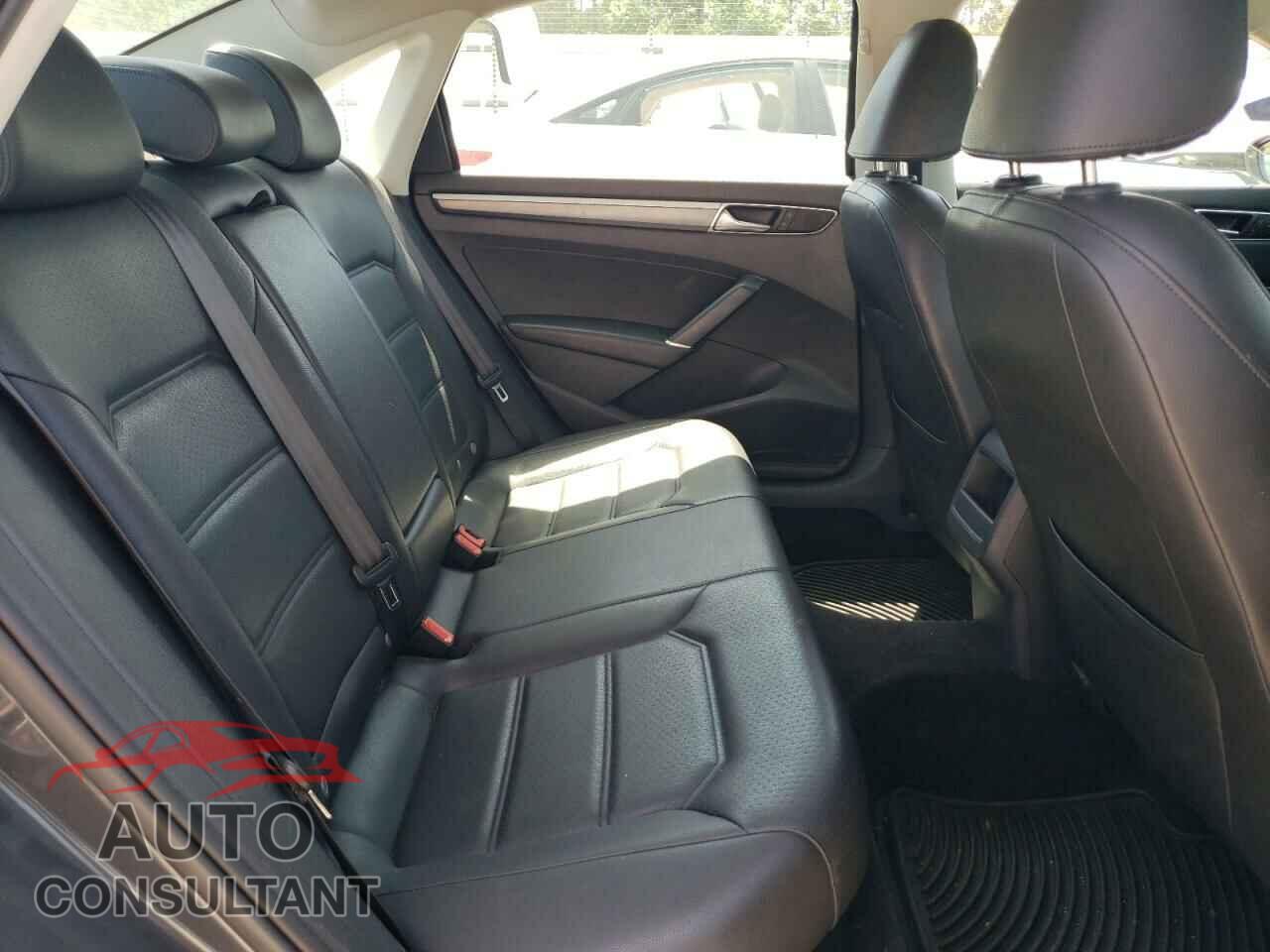 VOLKSWAGEN PASSAT 2017 - 1VWDT7A35HC025235