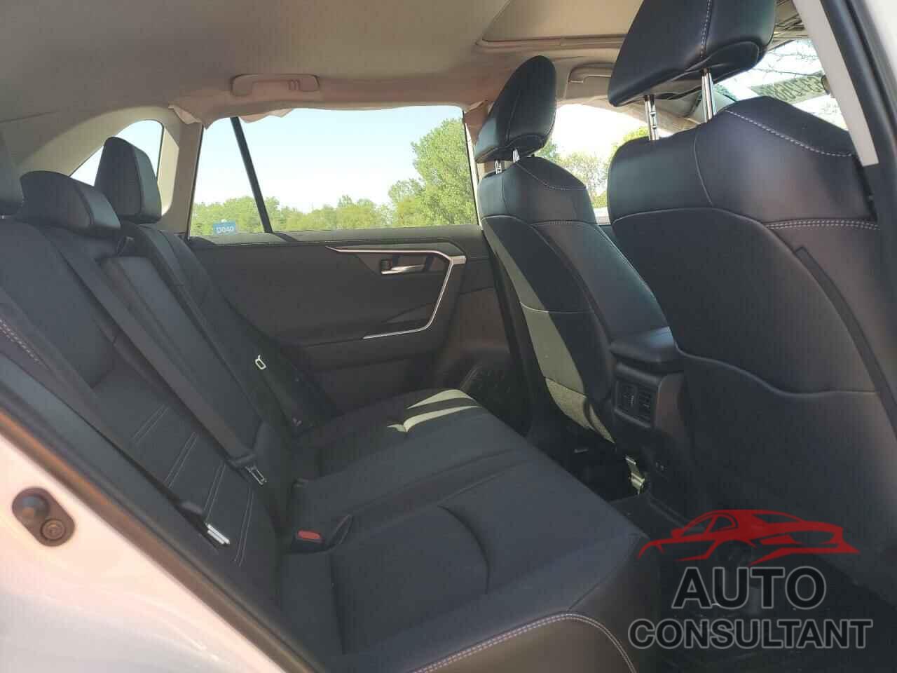 TOYOTA RAV4 2021 - 2T3N1RFV5MW207673