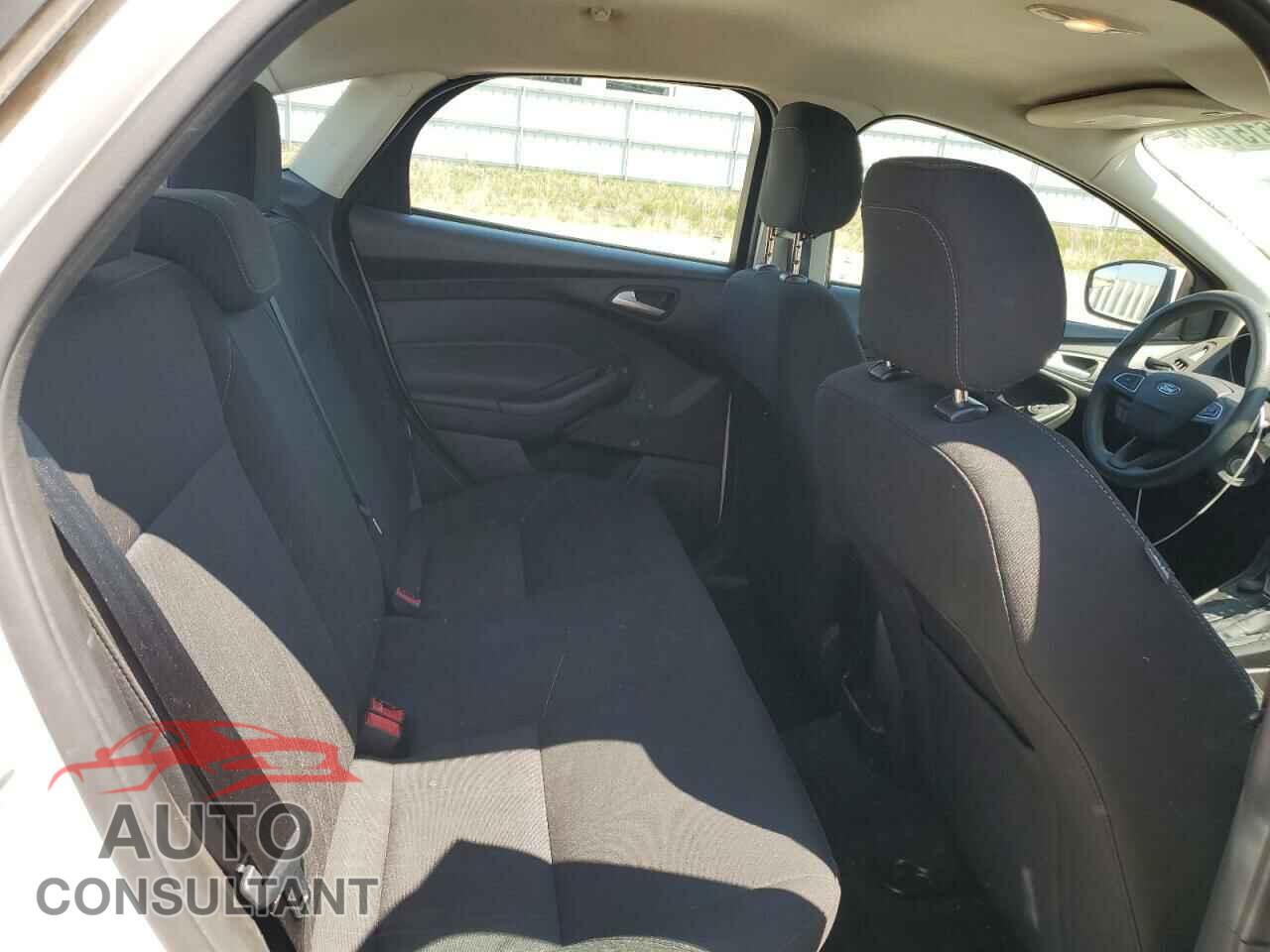 FORD FOCUS 2018 - 1FADP3FE0JL227146