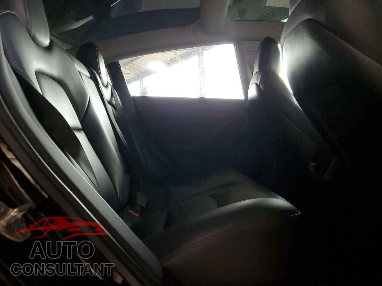 TESLA MODEL 3 2020 - 5YJ3E1EB7LF744523