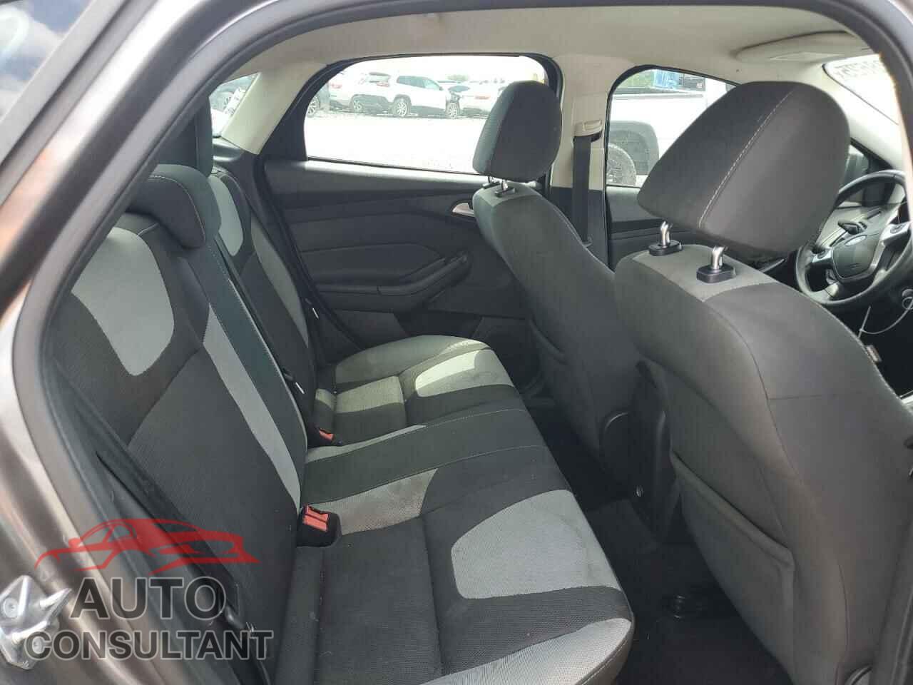 FORD FOCUS 2014 - 1FADP3F29EL450197