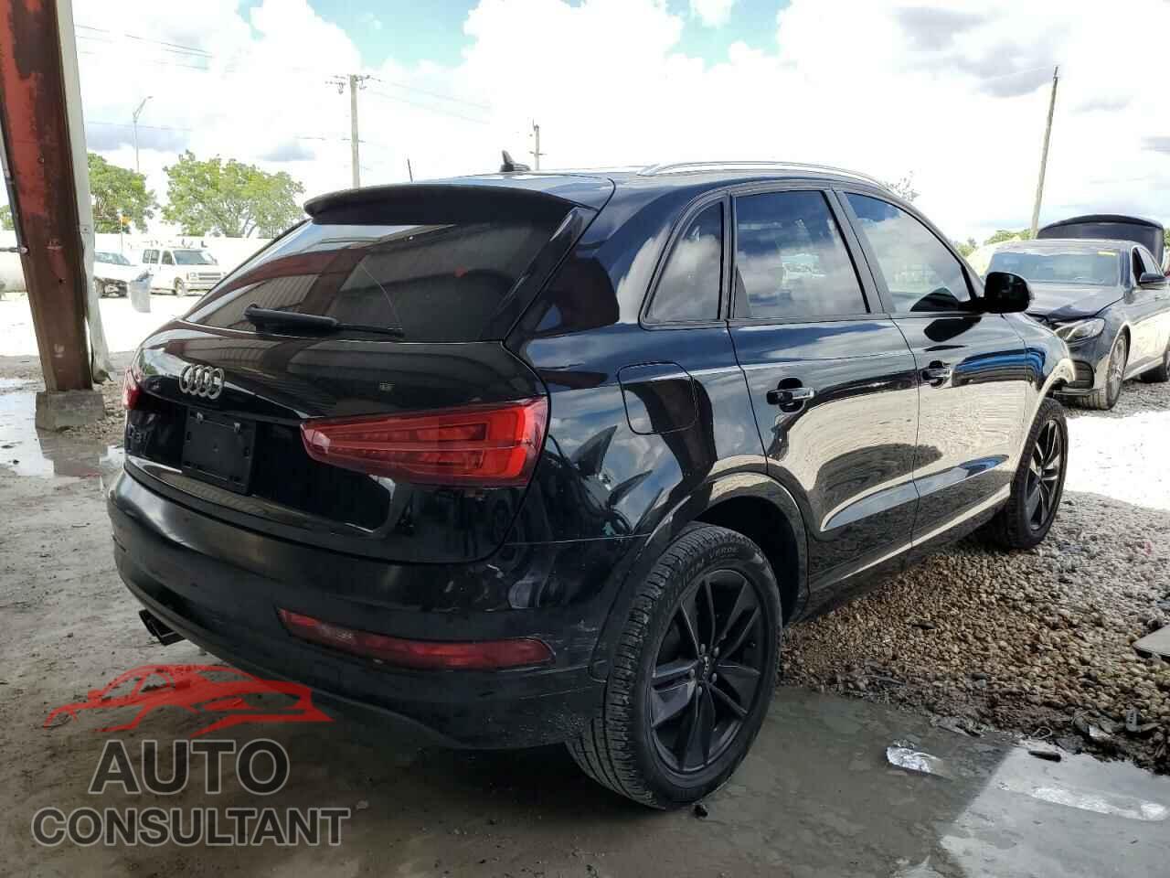 AUDI Q3 2017 - WA1BCCFS7HR009855
