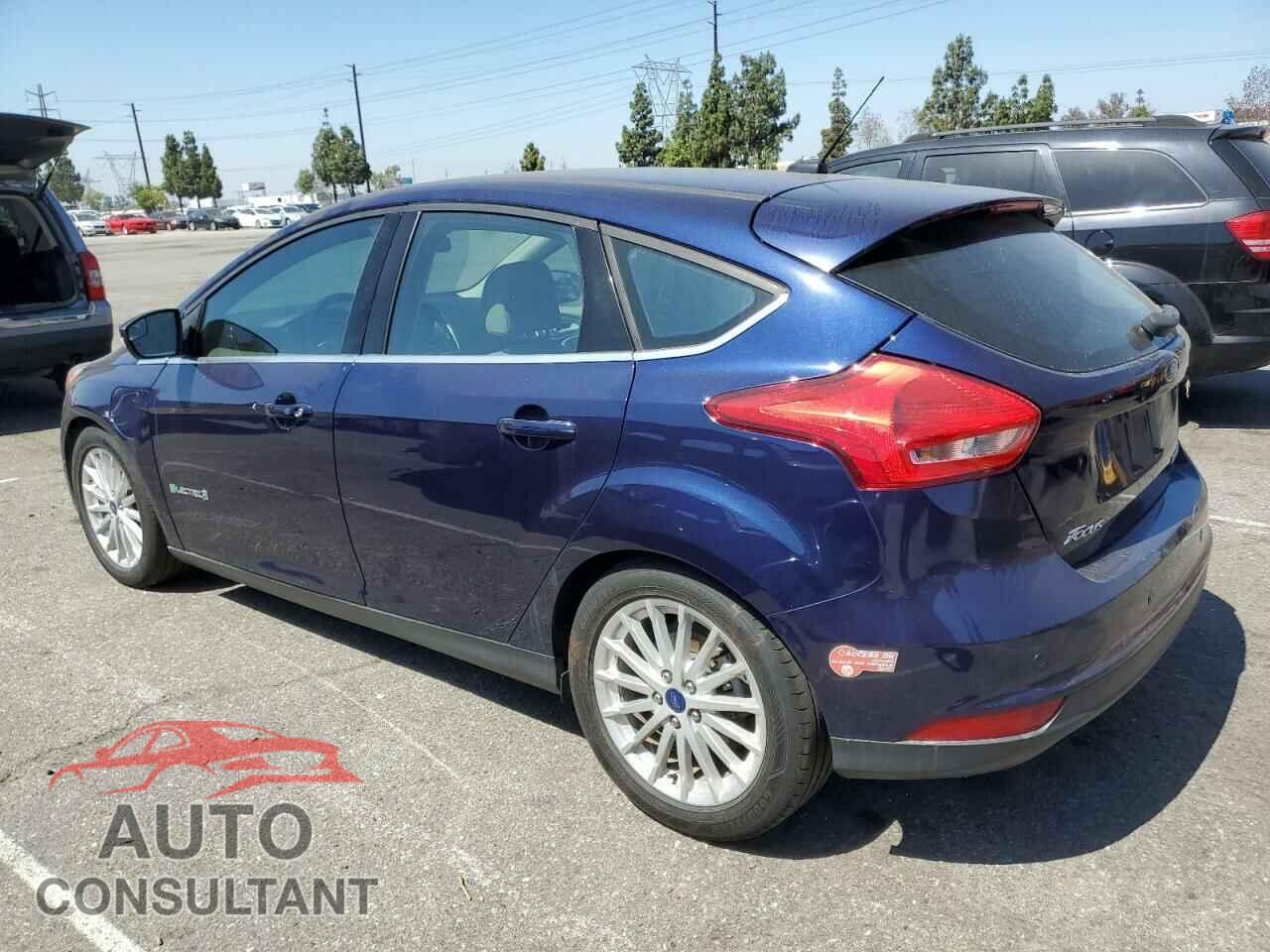 FORD FOCUS 2017 - 1FADP3R44HL271227