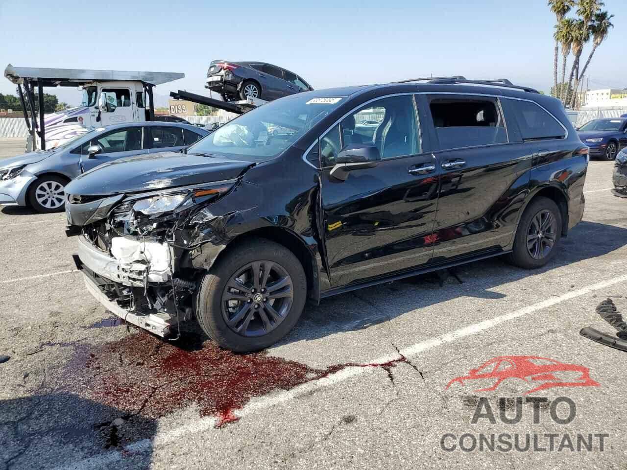 TOYOTA SIENNA 2024 - 5TDCSKFC3RS122916