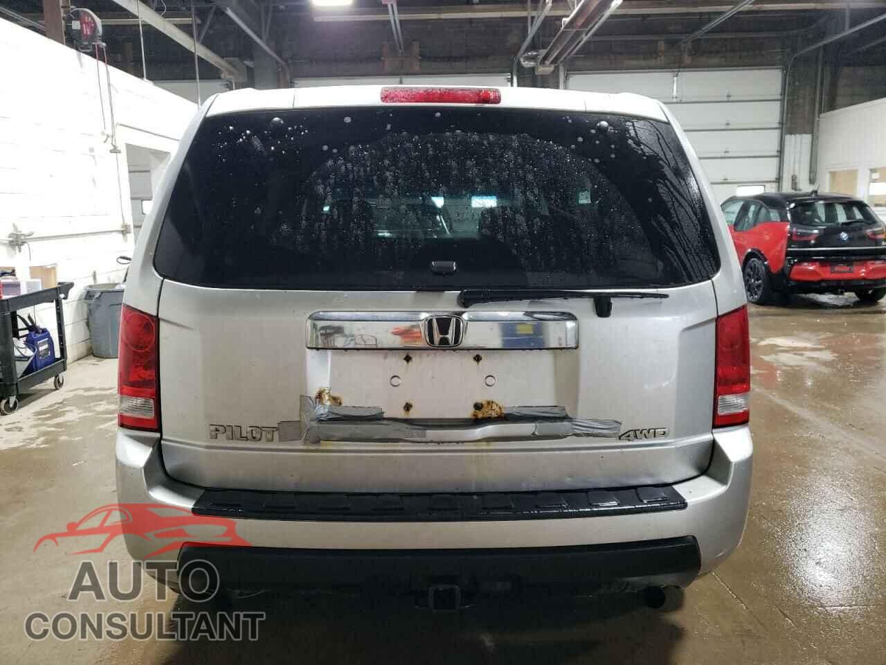 HONDA PILOT 2011 - 5FNYF4H26BB023866