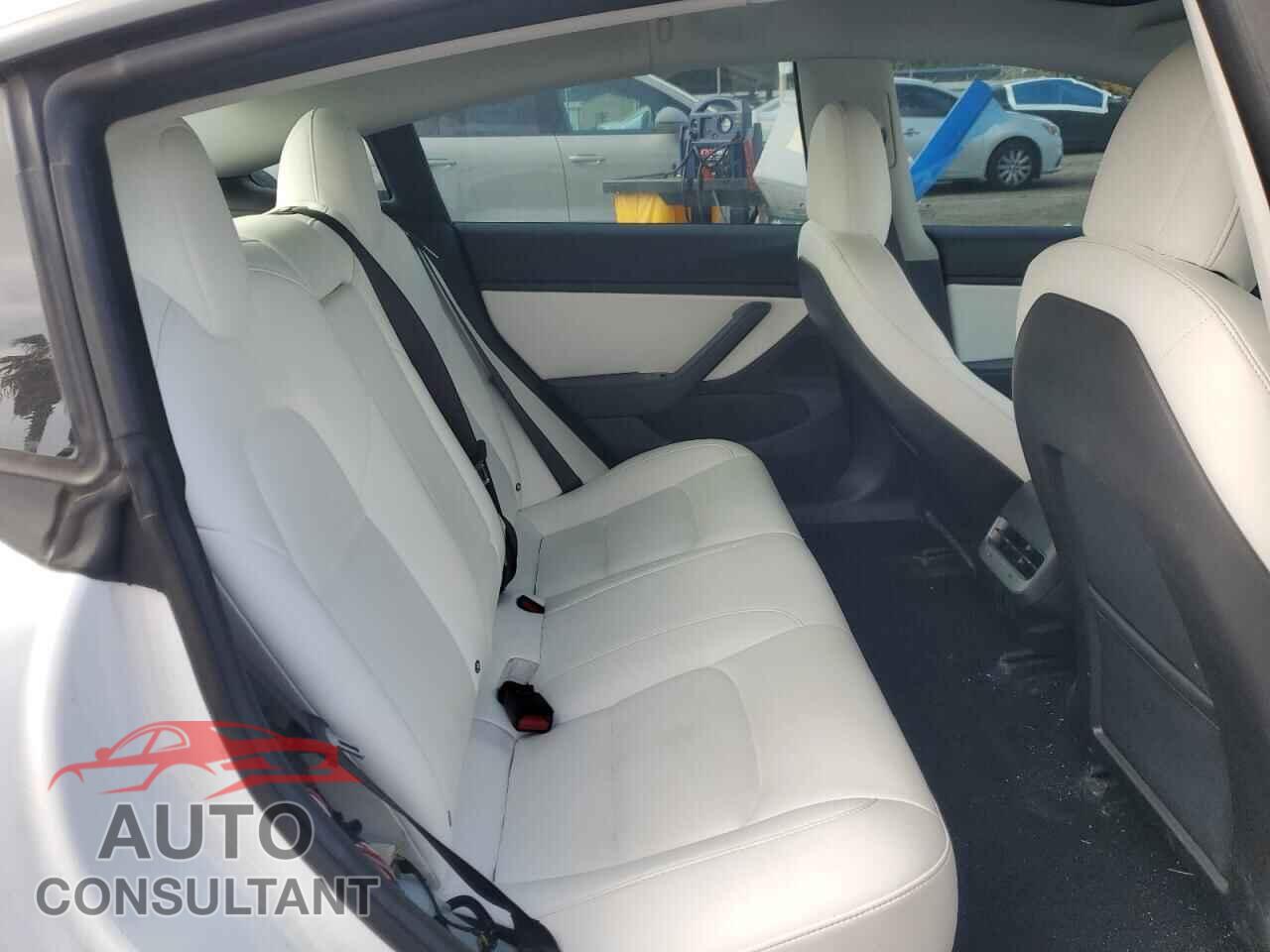 TESLA MODEL 3 2018 - 5YJ3E1EB4JF101155