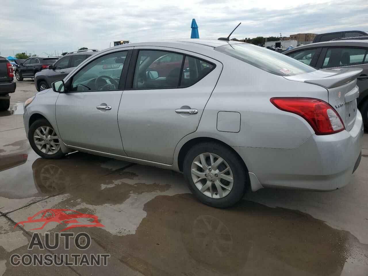NISSAN VERSA 2017 - 3N1CN7AP6HL840921