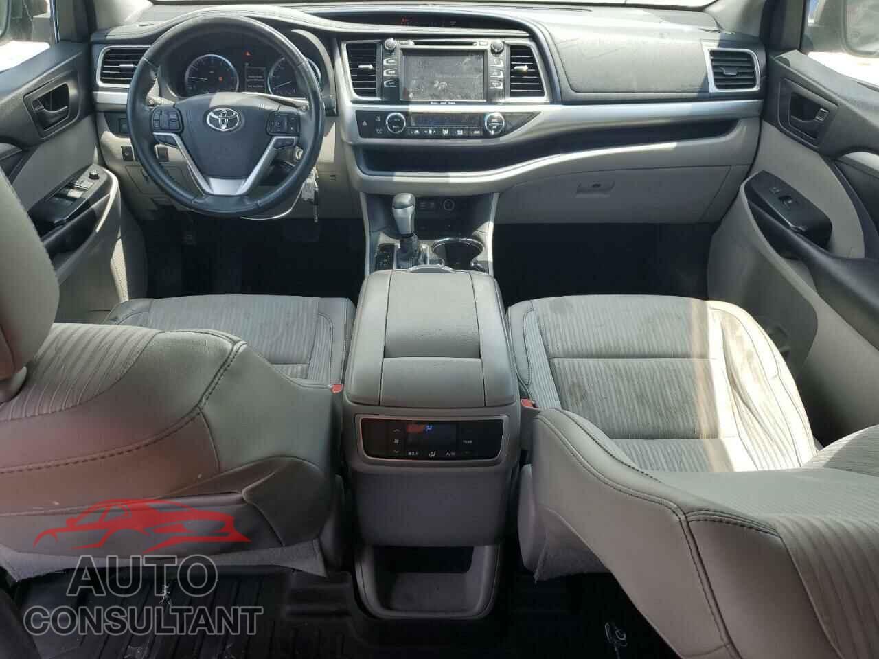 TOYOTA HIGHLANDER 2018 - 5TDZZRFH9JS267392