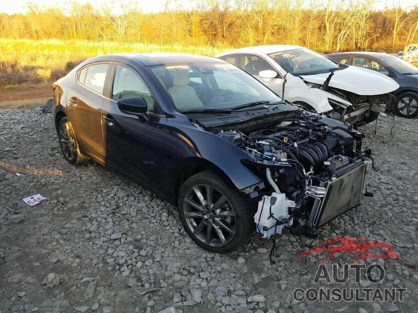 MAZDA 3 2018 - 3MZBN1W30JM242266