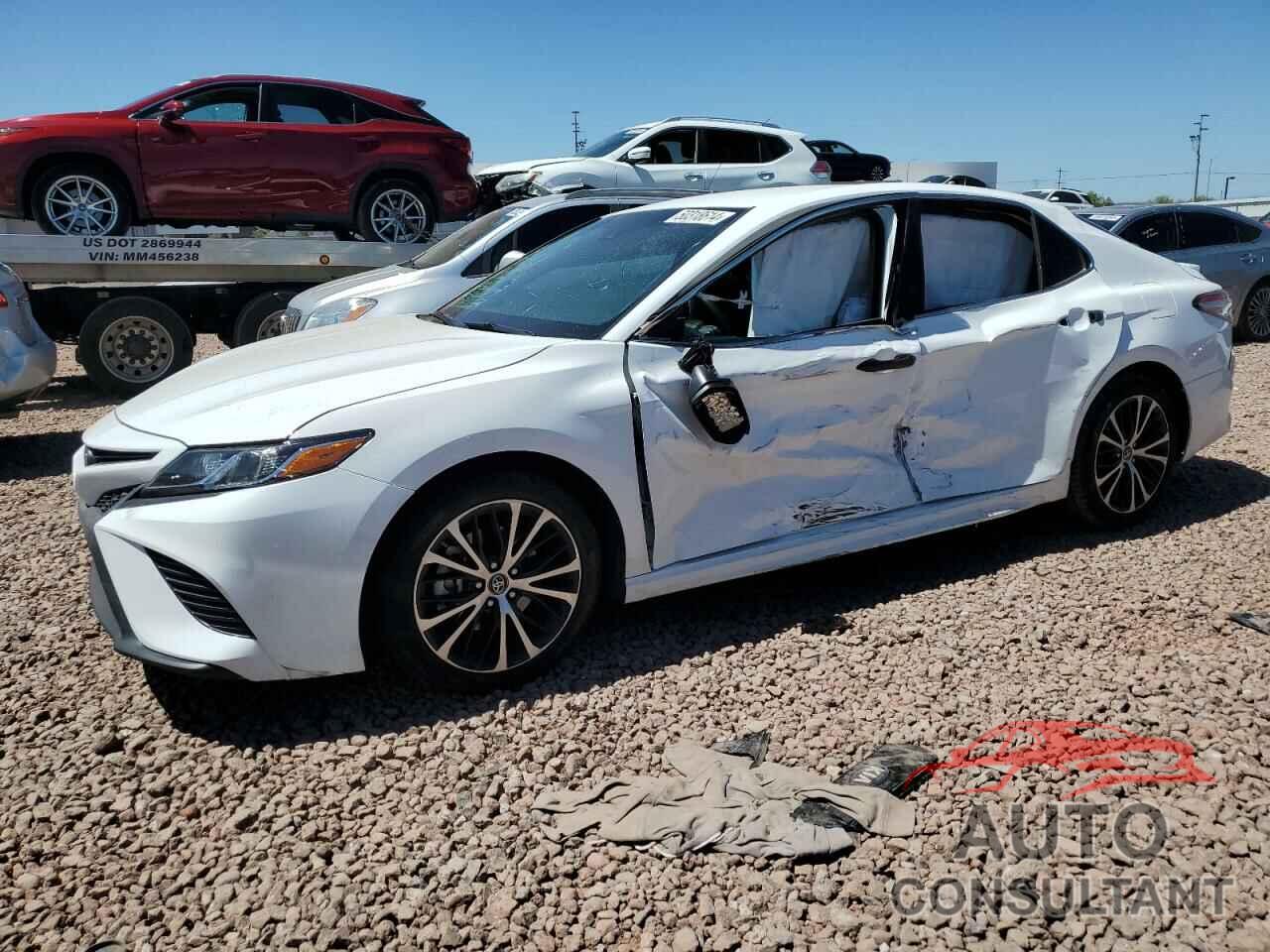 TOYOTA CAMRY 2018 - 4T1B11HK3JU004406
