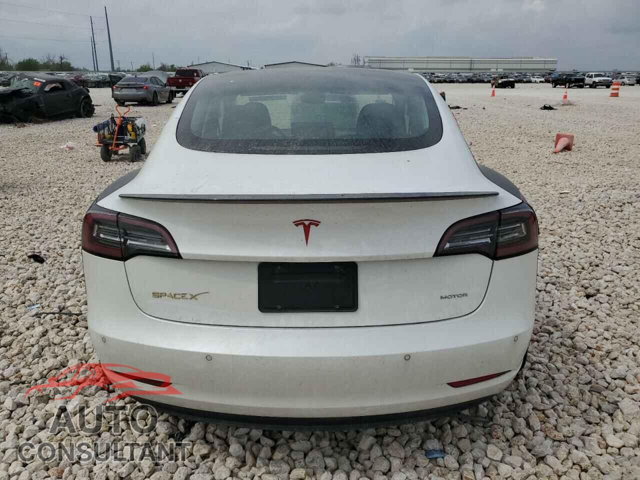 TESLA MODEL 3 2020 - 5YJ3E1EB2LF521015