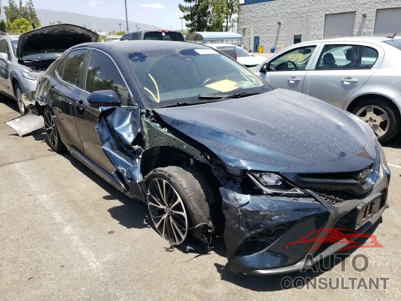 TOYOTA CAMRY 2018 - 4T1B11HK1JU597795