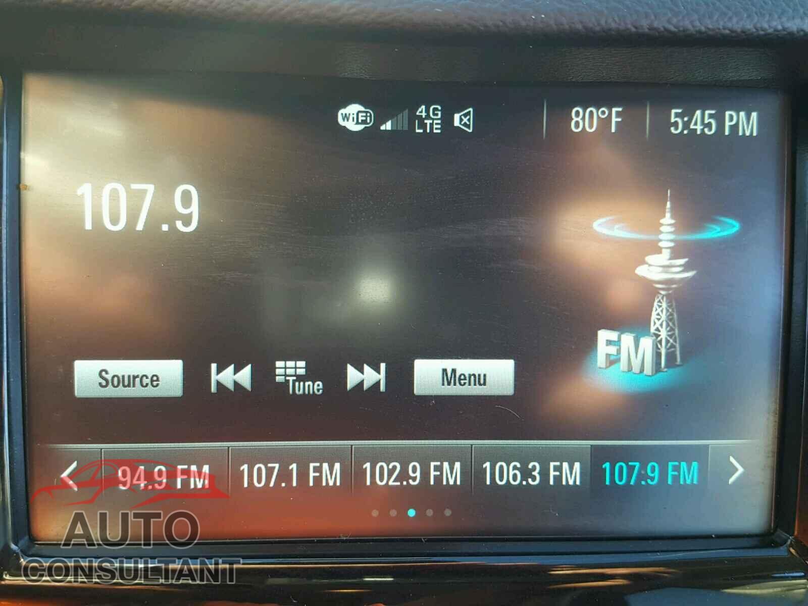 CHEVROLET TRAX 1LT 2017 - 3GNCJLSB3HL143167