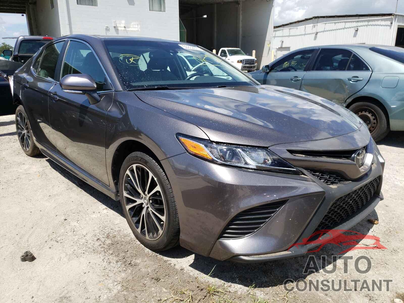TOYOTA CAMRY 2018 - 4T1B11HK6JU106119