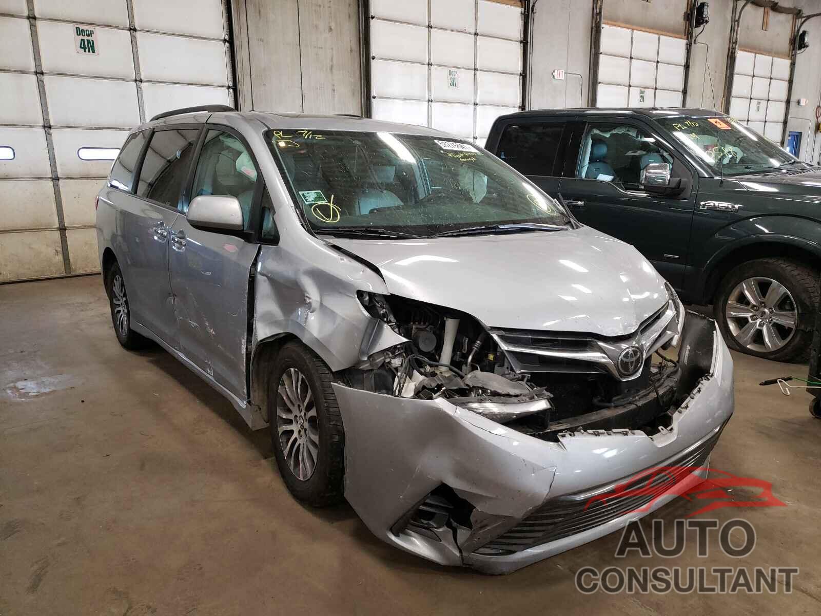 TOYOTA SIENNA 2018 - 5TDYZ3DCXJS918139