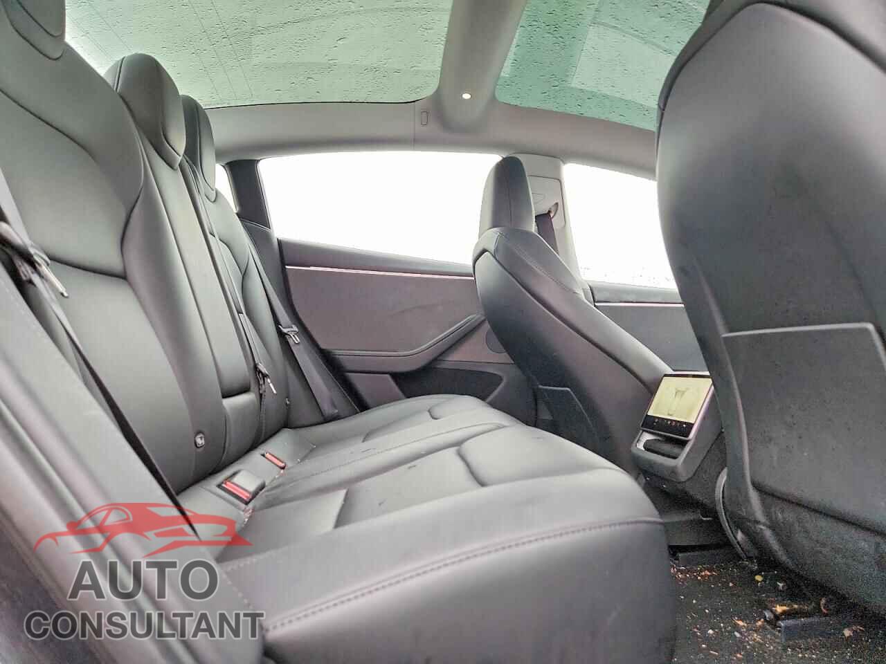 TESLA MODEL 3 2024 - 5YJ3E1EA4RF722883