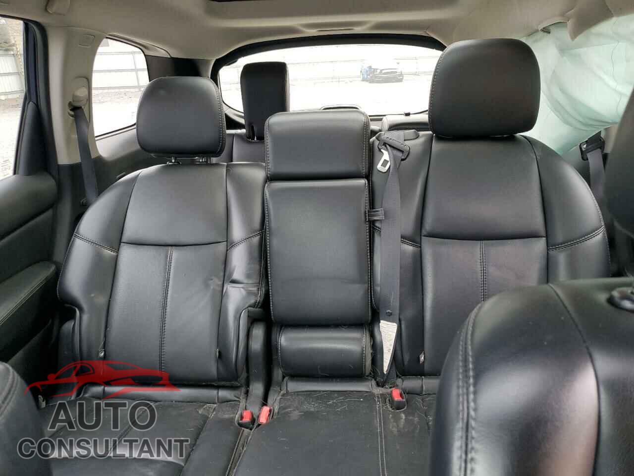 NISSAN PATHFINDER 2017 - 5N1DR2MM0HC612897