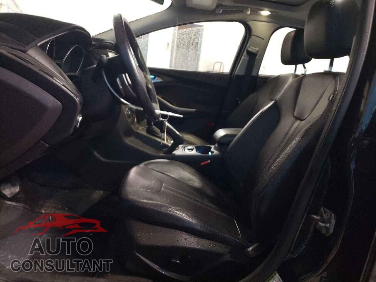 FORD FOCUS 2012 - 1FAHP3H23CL329287
