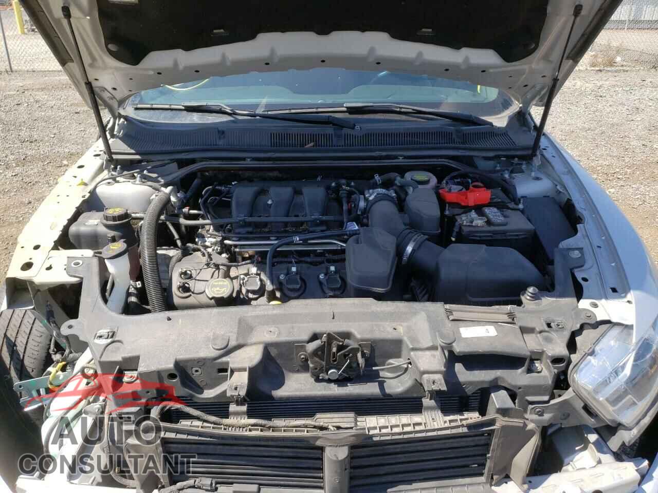 FORD TAURUS 2017 - 1FAHP2E88HG135261
