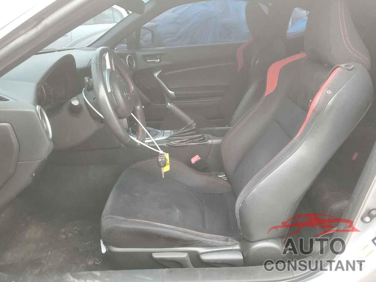 TOYOTA SCION 2015 - JF1ZNAA12F9710095