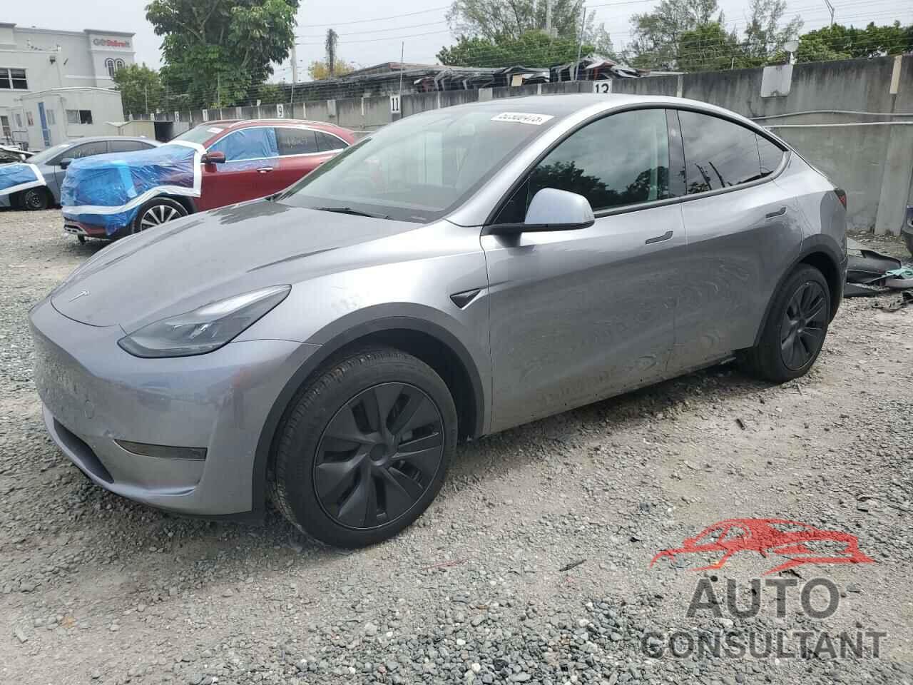 TESLA MODEL Y 2025 - 7SAYGDED3SF281798