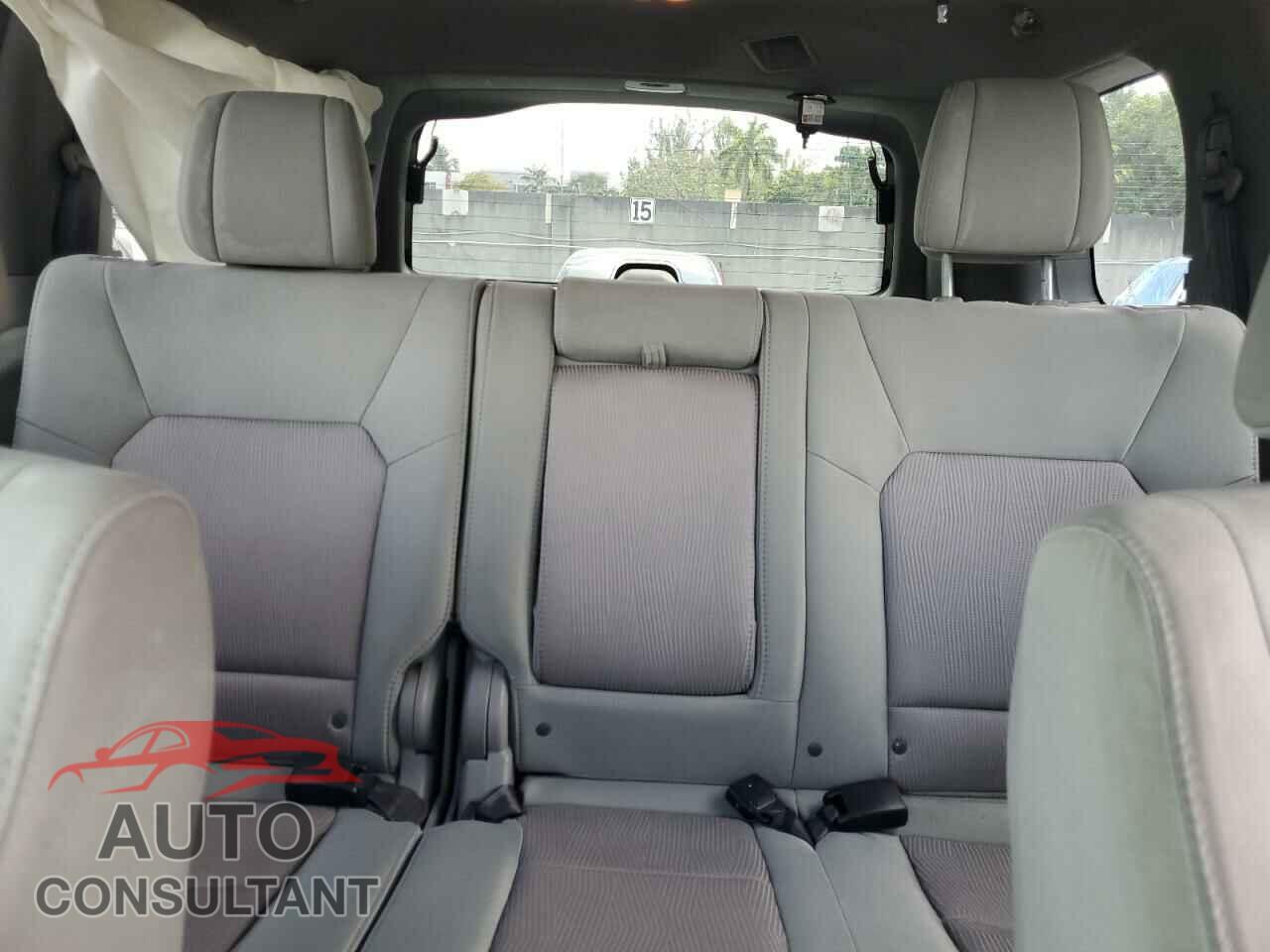 HONDA PILOT 2015 - 5FNYF3H3XFB026956