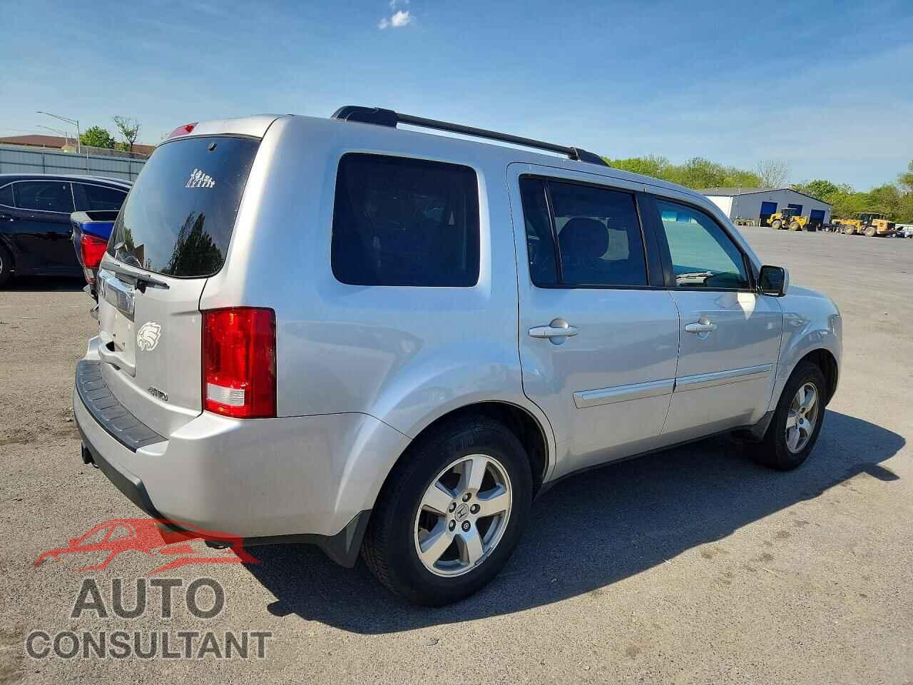 HONDA PILOT 2011 - 5FNYF4H50BB048790