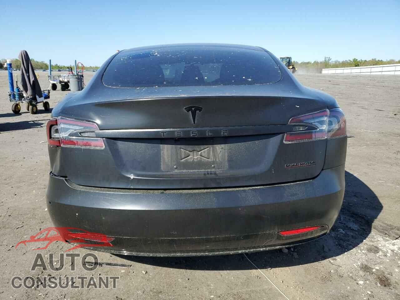 TESLA MODEL S 2020 - 5YJSA1E20LF390710