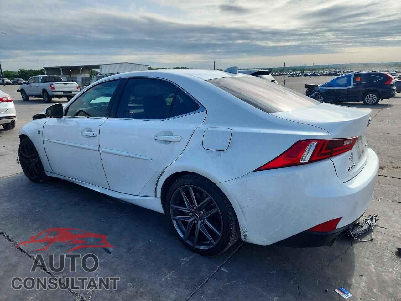 LEXUS IS 2014 - JTHBE1D20E5000620