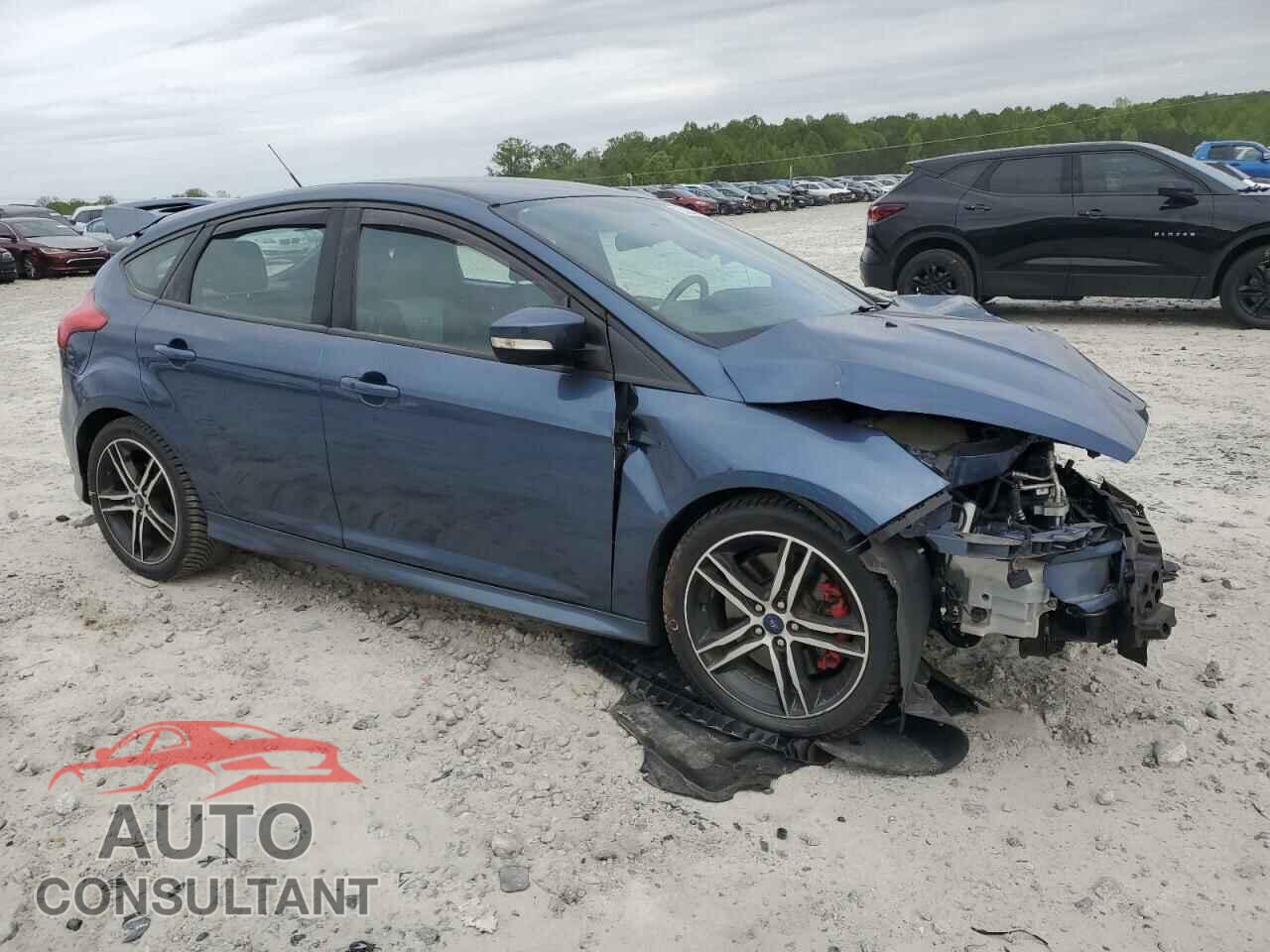 FORD FOCUS 2018 - 1FADP3L97JL283947
