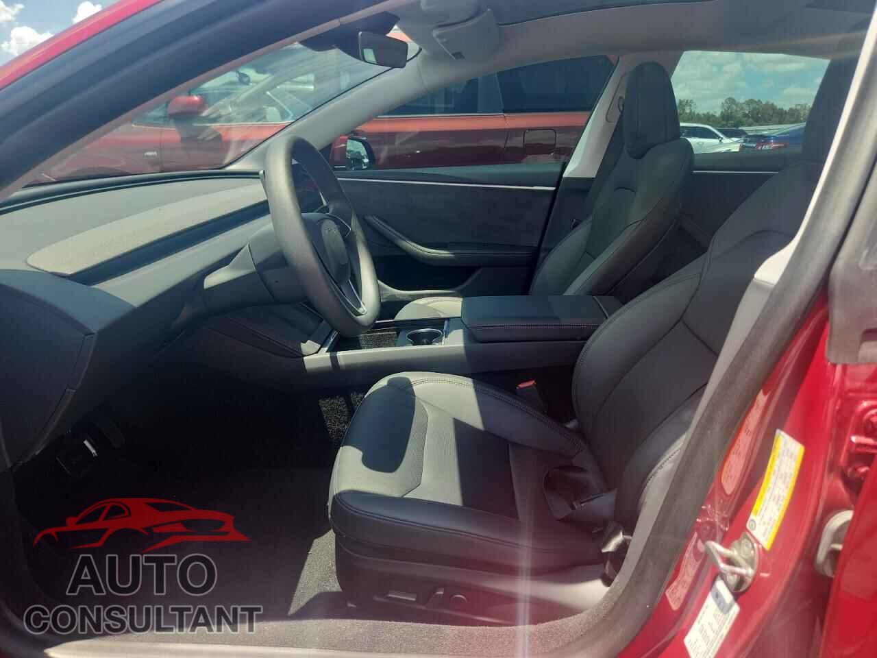 TESLA MODEL 3 2024 - 5YJ3E1EB1RF733946