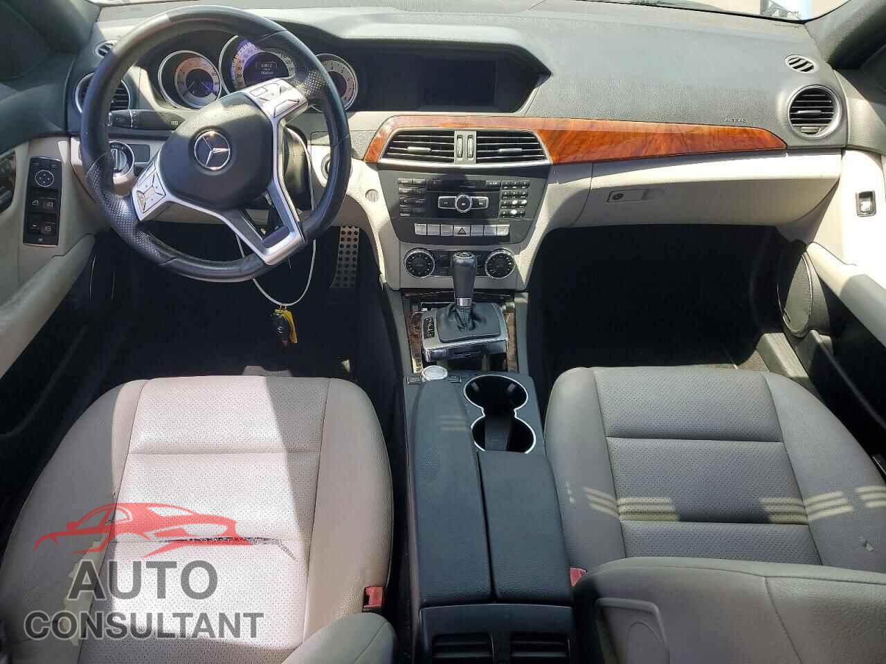 MERCEDES-BENZ C-CLASS 2013 - WDDGF4HB3DA742487