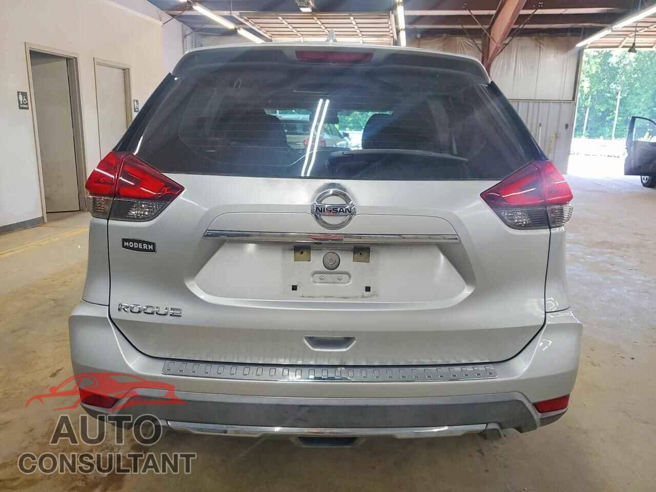 NISSAN ROGUE 2017 - KNMAT2MT5HP537638