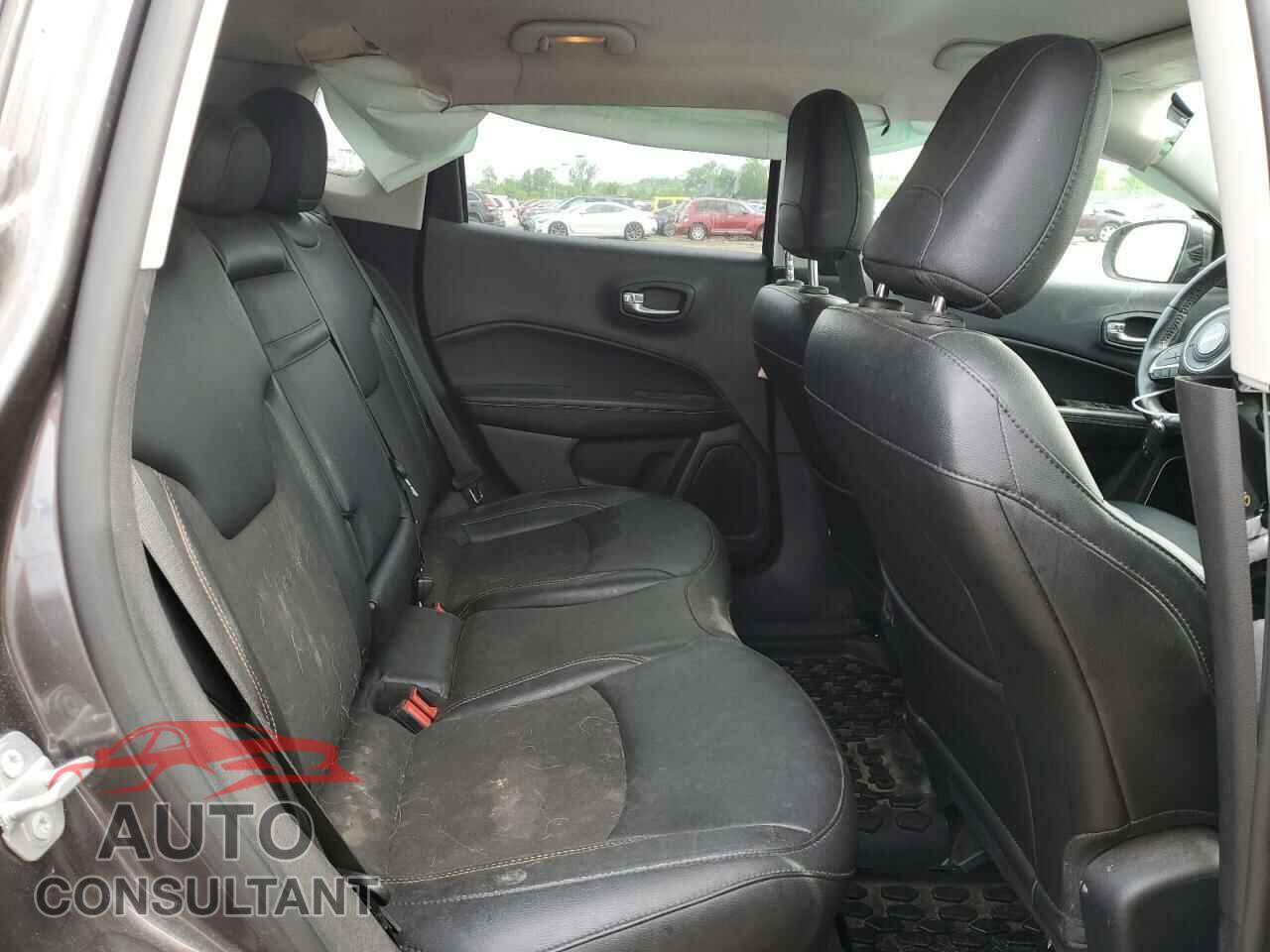 JEEP COMPASS 2019 - 3C4NJDBB4KT675400
