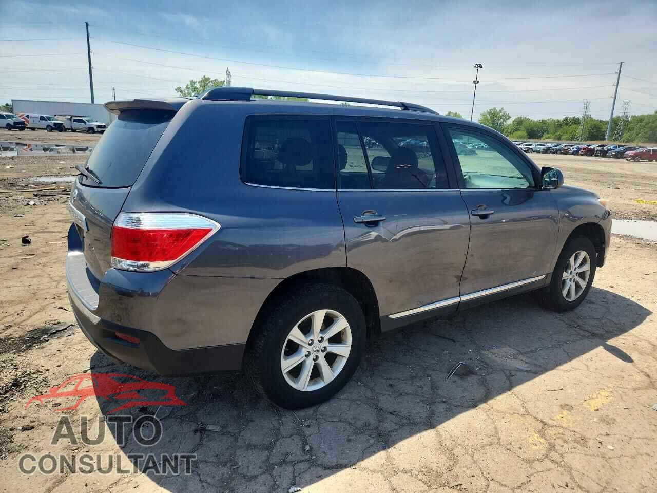 TOYOTA HIGHLANDER 2011 - 5TDBK3EH8BS041799