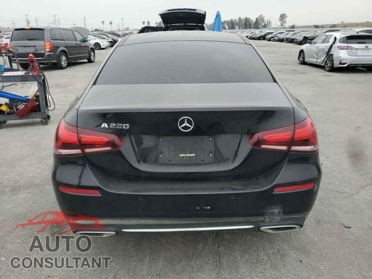 MERCEDES-BENZ A-CLASS 2020 - W1K3G4EB2LJ215667