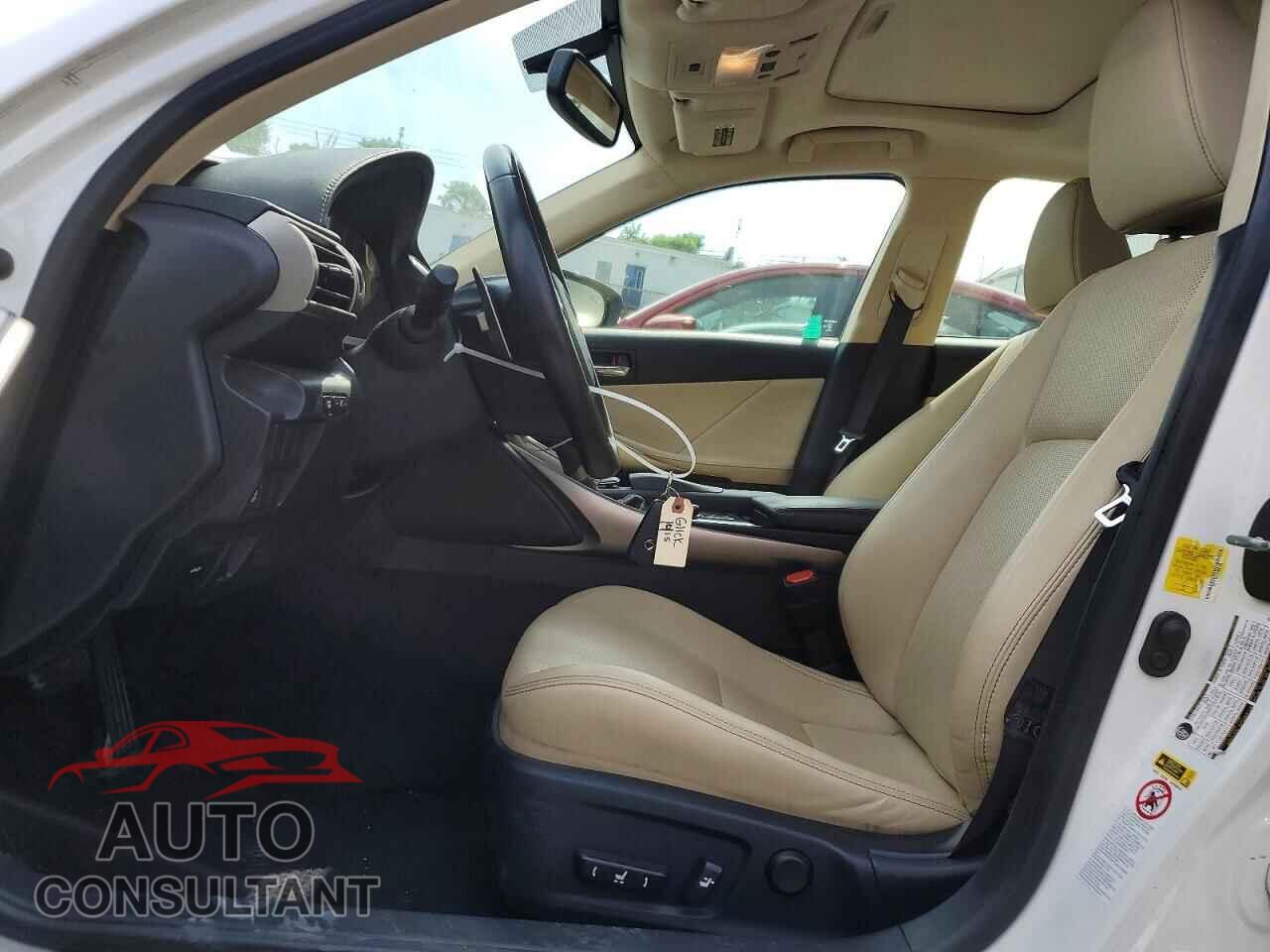 LEXUS IS 2014 - JTHCF1D28E5000396