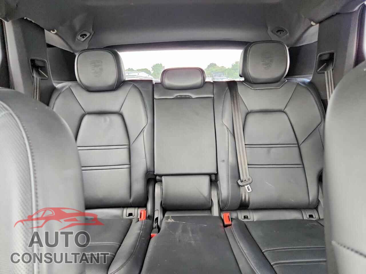 PORSCHE CAYENNE 2024 - WP1AL2AY4RDA34927