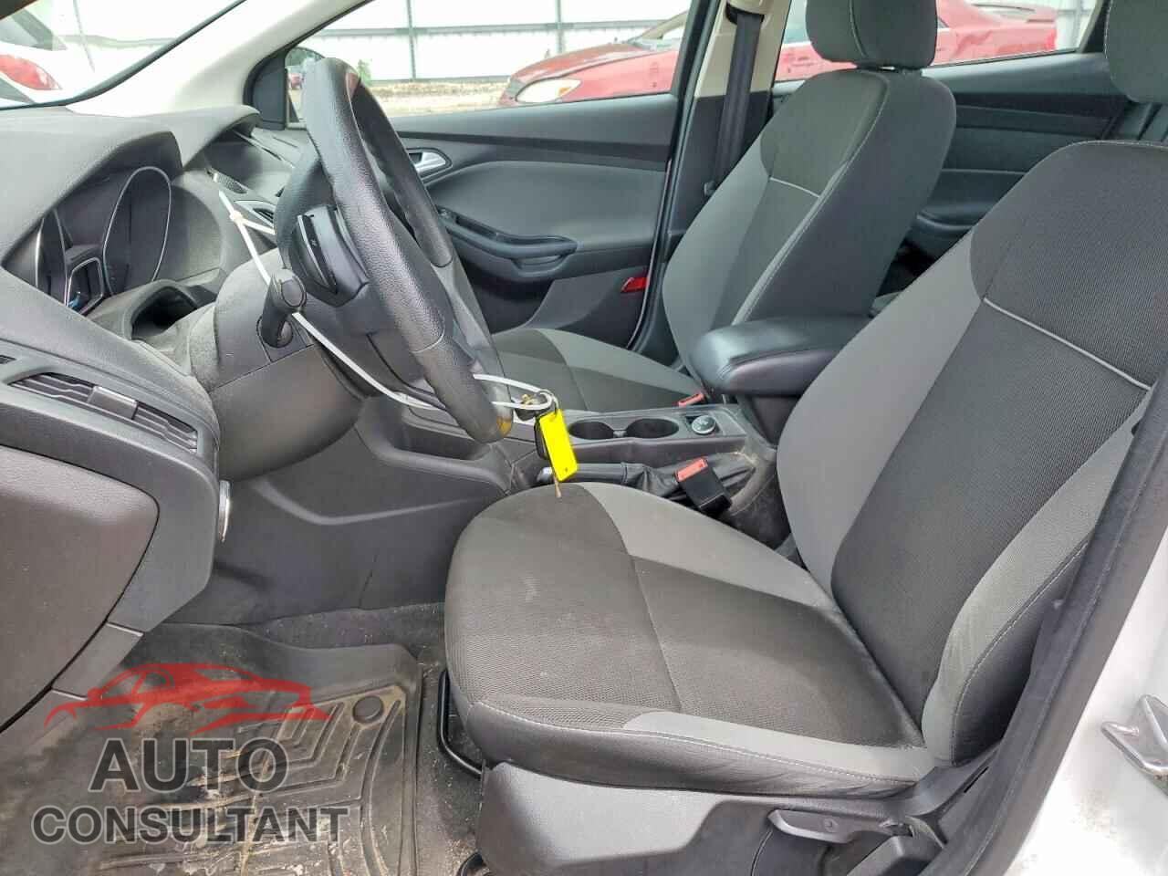 FORD FOCUS 2014 - 1FADP3F29EL106496