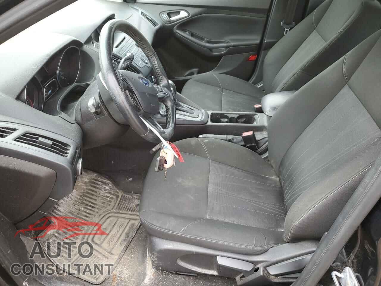 FORD FOCUS 2015 - 1FADP3F23FL278413