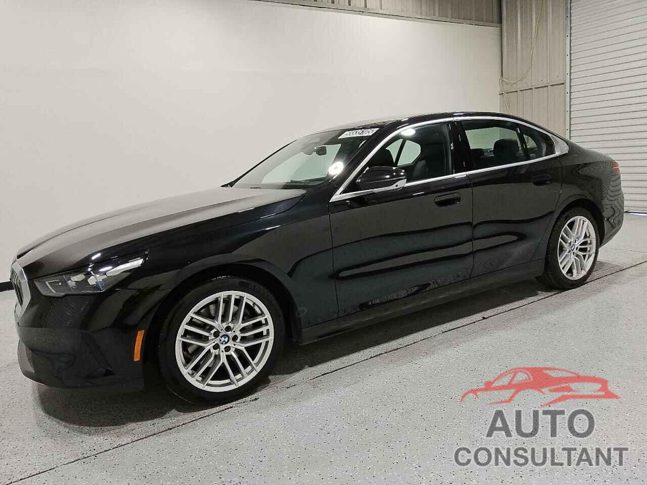 BMW 5 SERIES 2024 - WBA43FJ04RCR49330