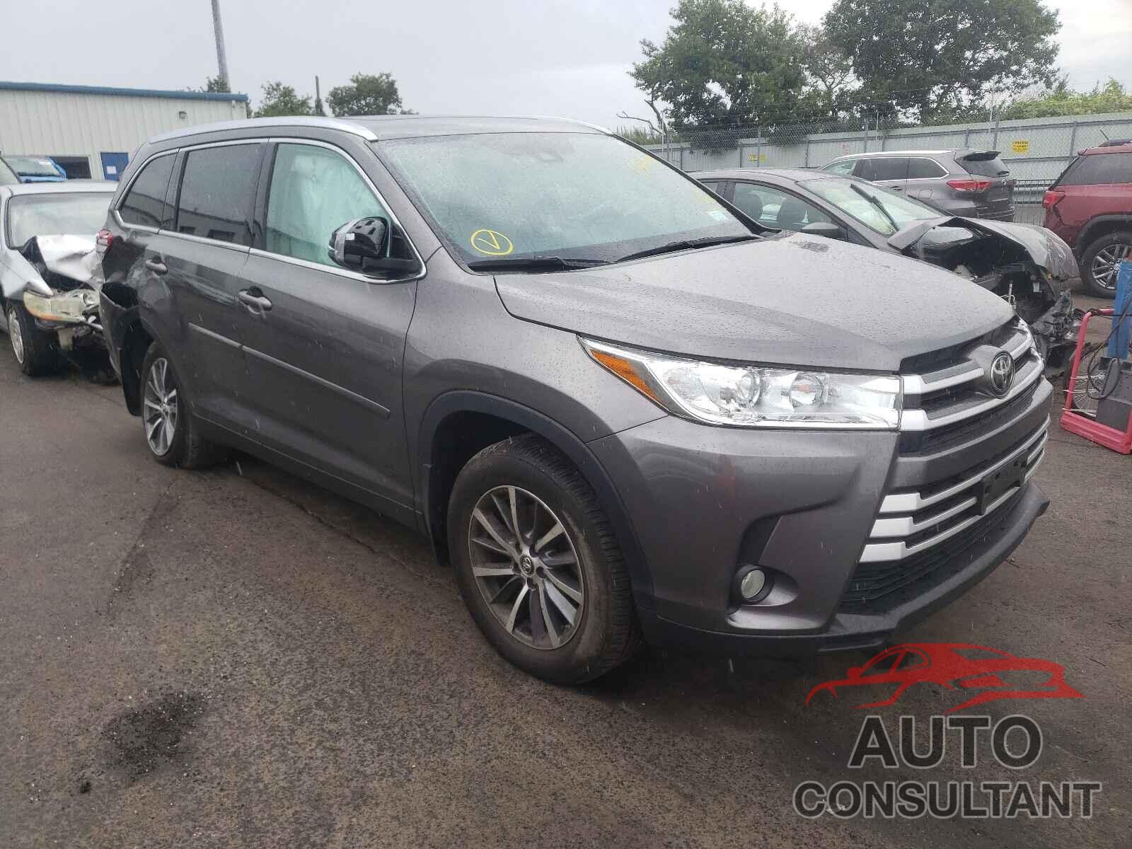 TOYOTA HIGHLANDER 2019 - 5TDJZRFH2KS619792