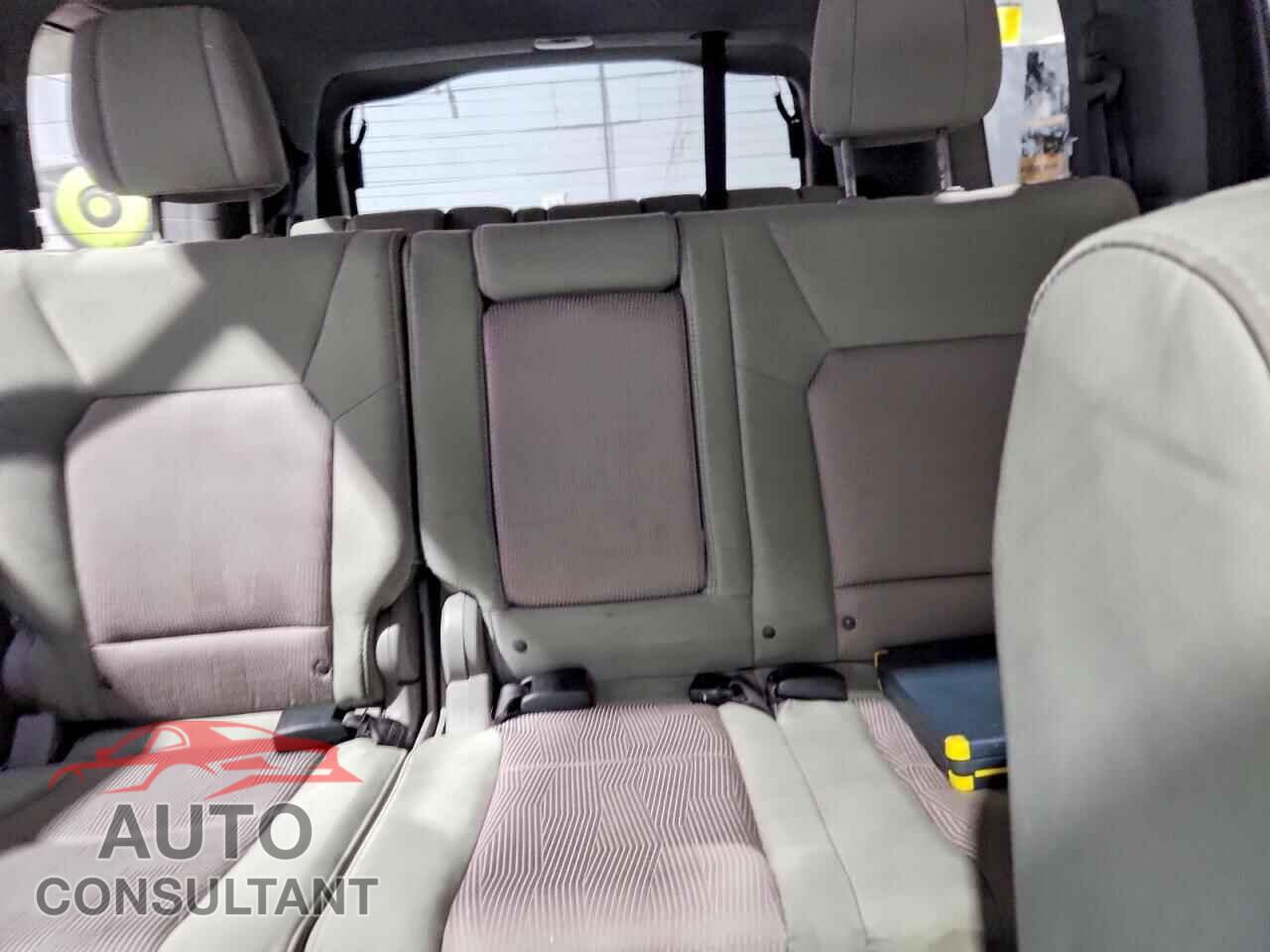 HONDA PILOT 2015 - 5FNYF4H30FB075170