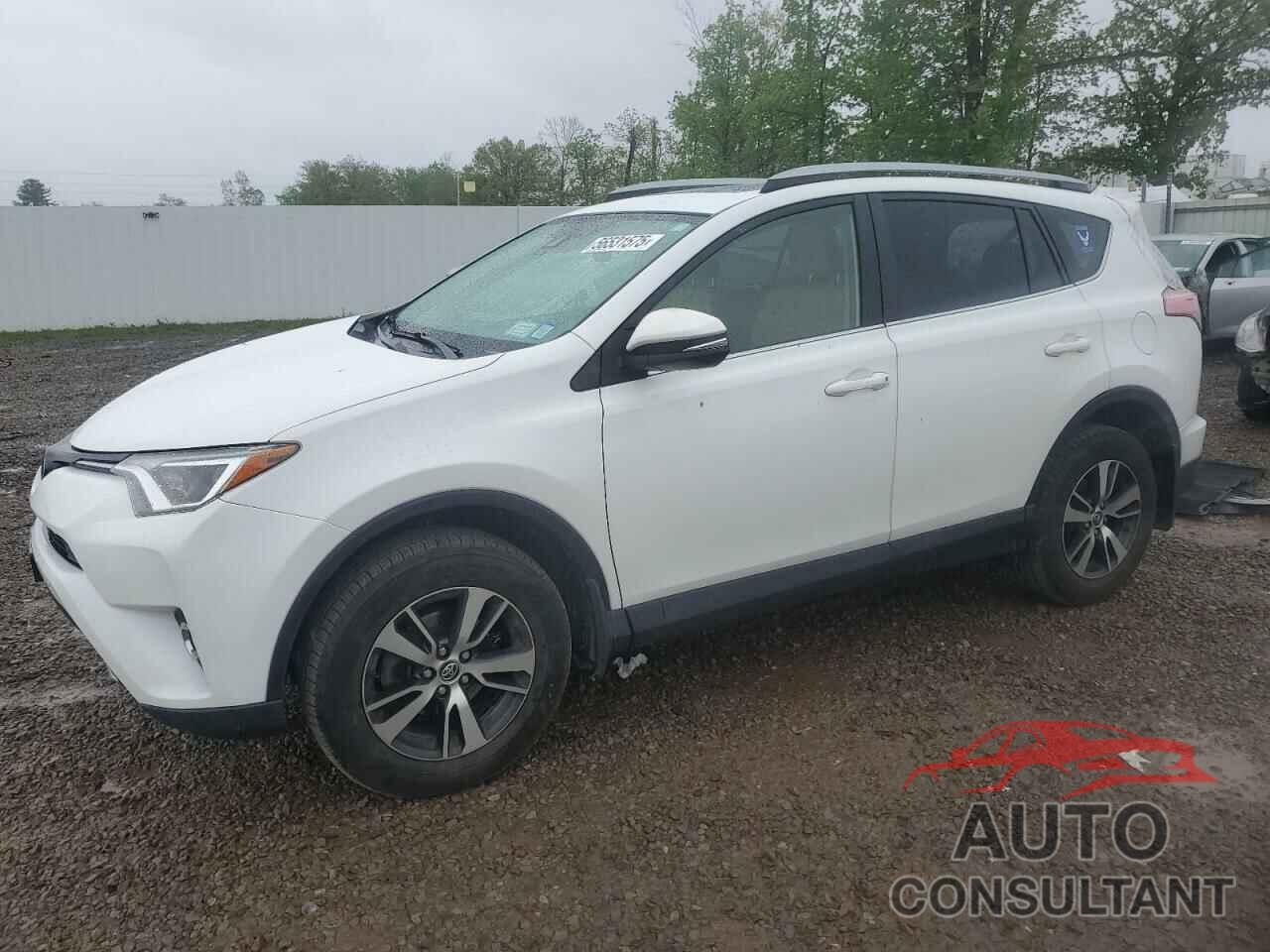 TOYOTA RAV4 2017 - JTMRFREV9HD212477