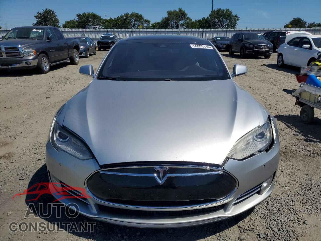 TESLA MODEL S 2015 - 5YJSA1E22FF120253