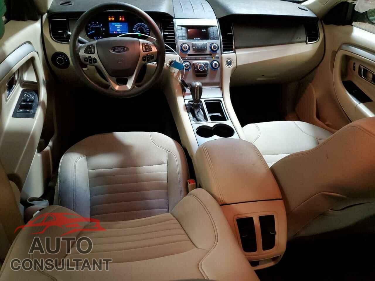 FORD TAURUS 2018 - 1FAHP2D80JG105369