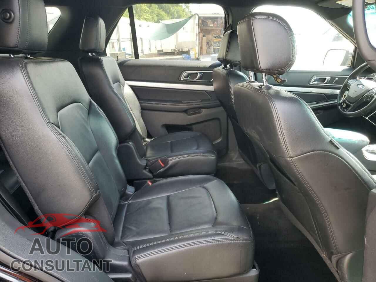FORD EXPLORER 2017 - 1FM5K7D8XHGA86103