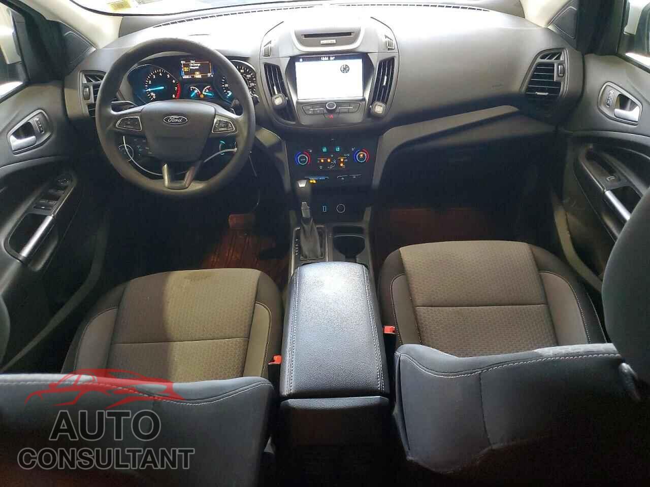 FORD ESCAPE 2017 - 1FMCU9GD4HUC30462