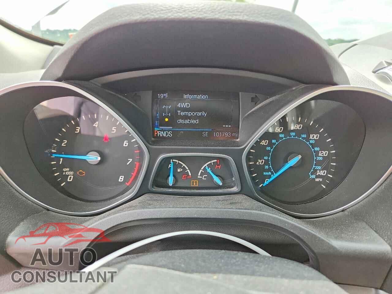 FORD ESCAPE 2015 - 1FMCU9G94FUA78577