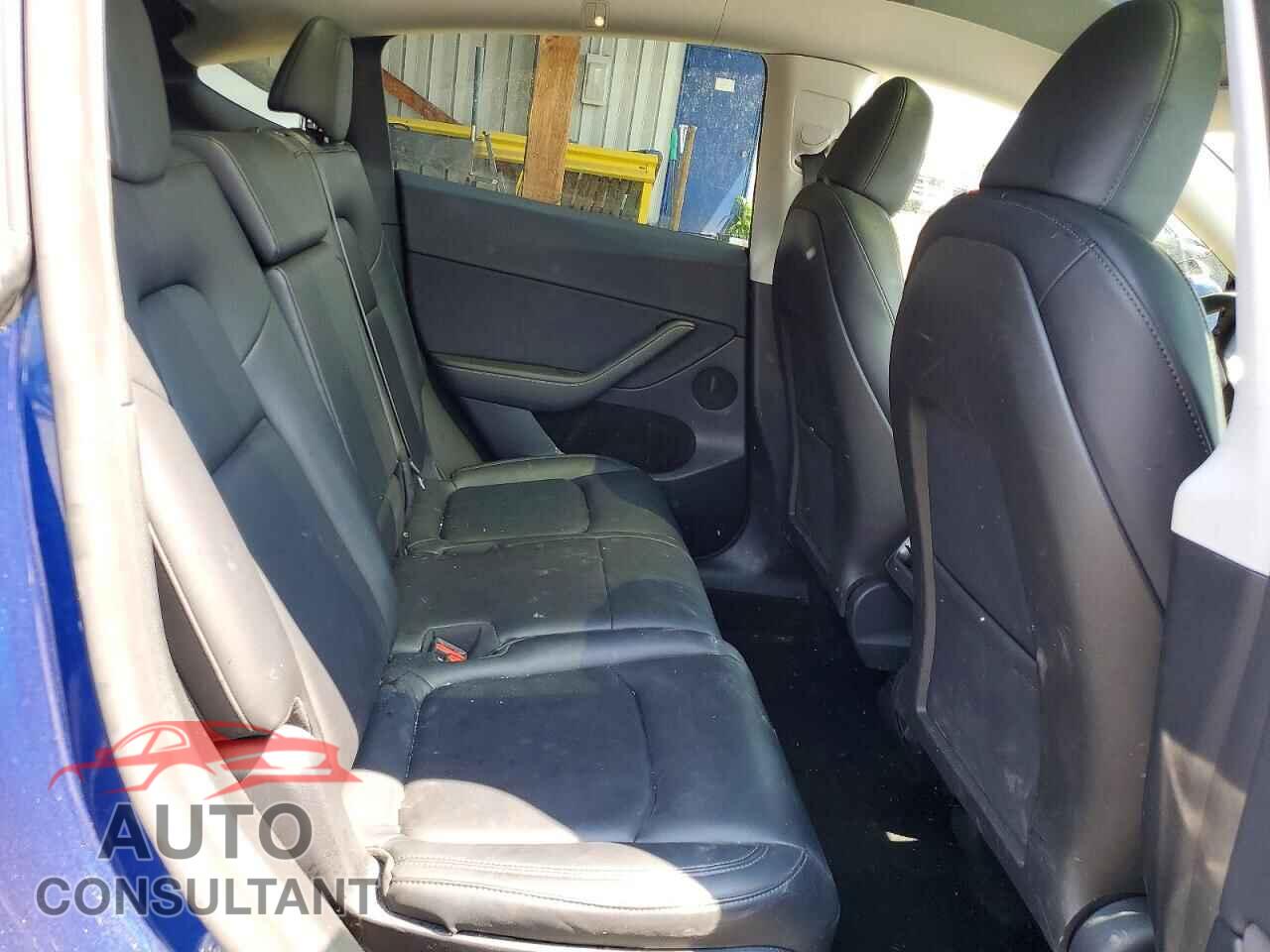 TESLA MODEL Y 2024 - 7SAYGAEE9RF193887